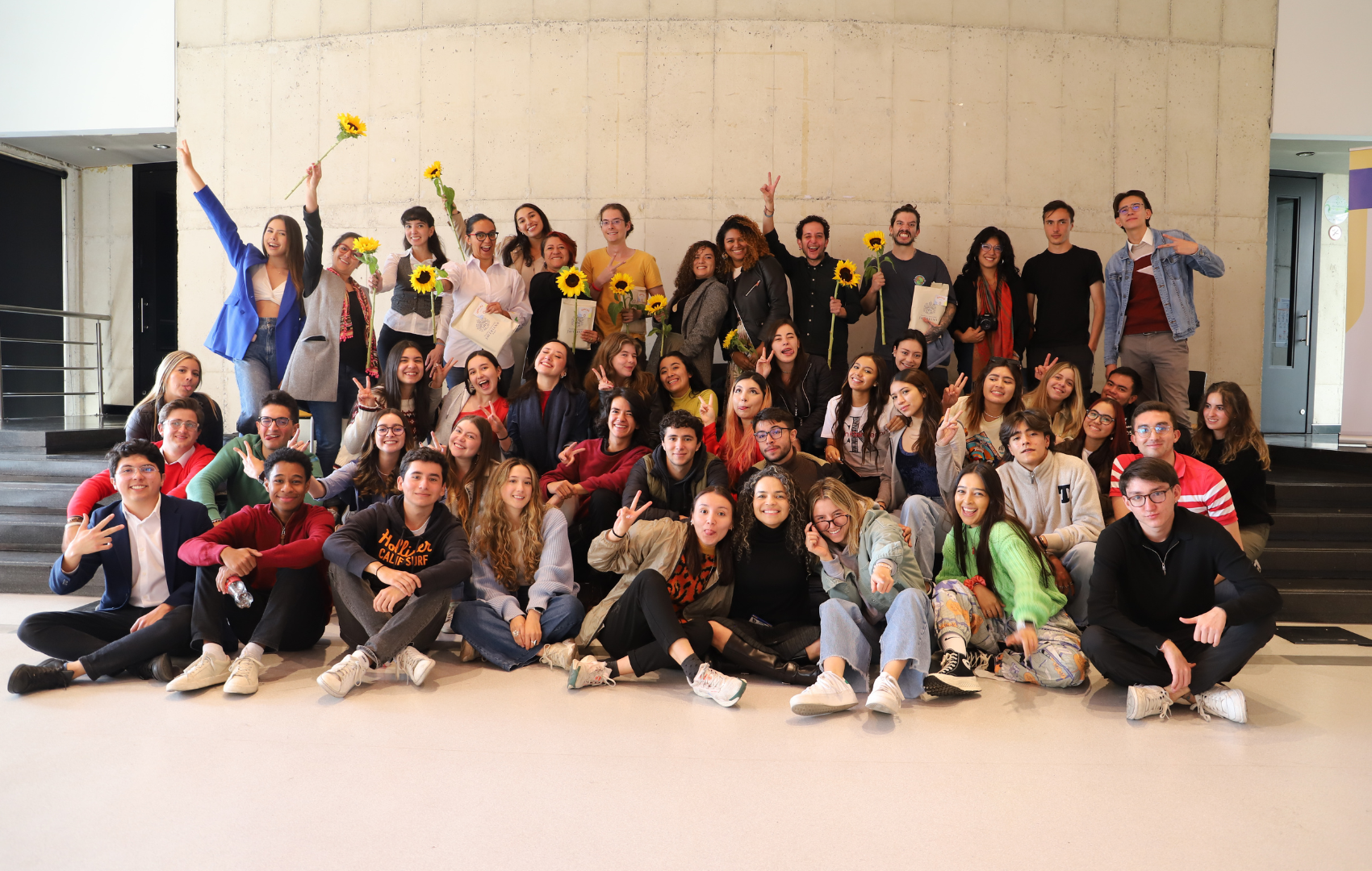 Se llevó a cabo el evento organizado por estudiantes de la Carrera de Comunicación Social: “Axis mundi: diálogos de periodismos”. #Eventos FCyL